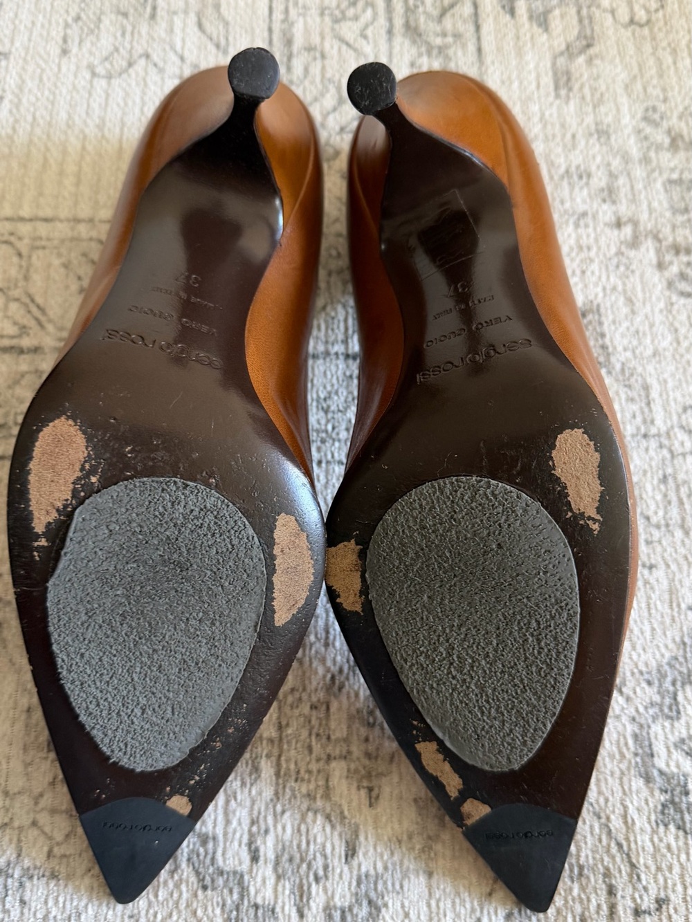 Sergio Rossi Tan Leather Pointed-Toe Pumps with Knot Detail - Picture 5 of 5